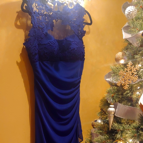 Beautiful Blue cocktail dress - Picture 2 of 6